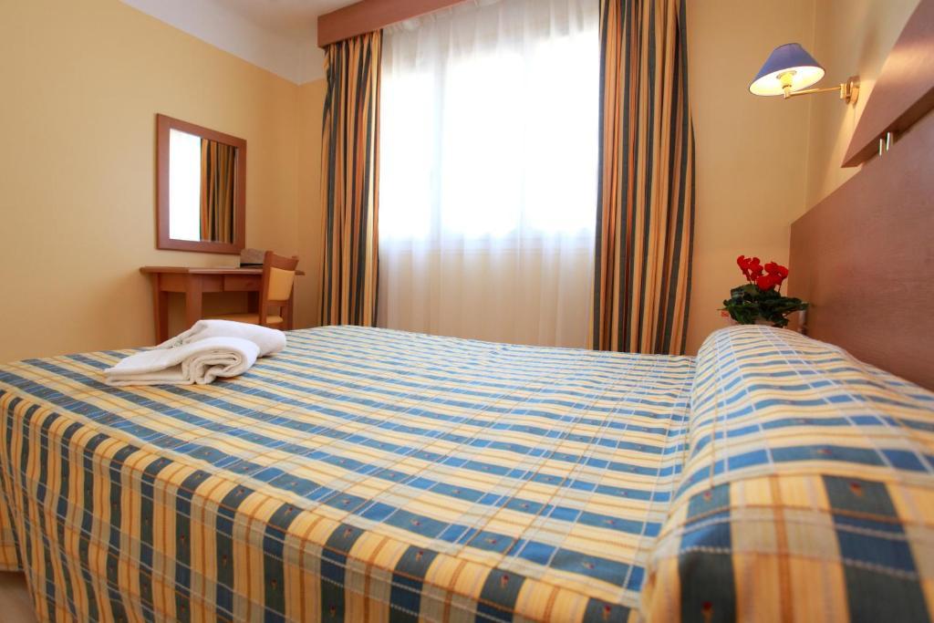 Residence L'Oliveraie Мантон Екстер'єр фото